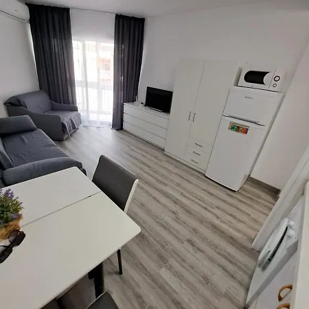 Apartment студия 300 м до центрального пляжа дель кура *